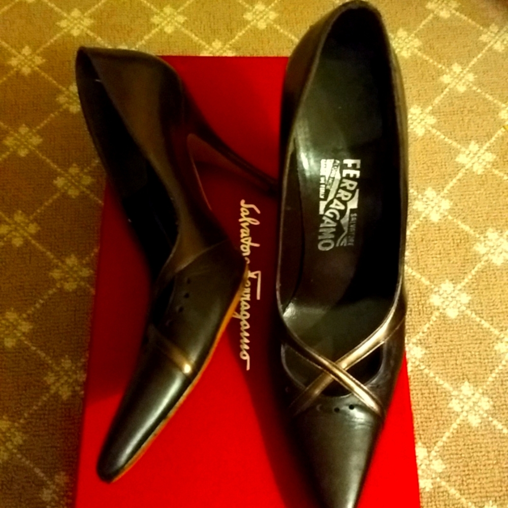 Ferragamo heels 7 37 copper bronze euc 4 inch heel pumps